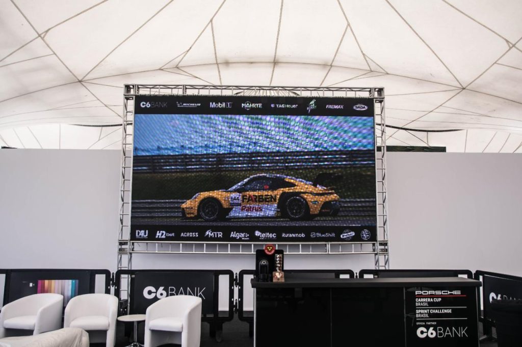 Aluguel de painel de led / locação - para eventos - feiras - festas - localizado em ARUJÁ